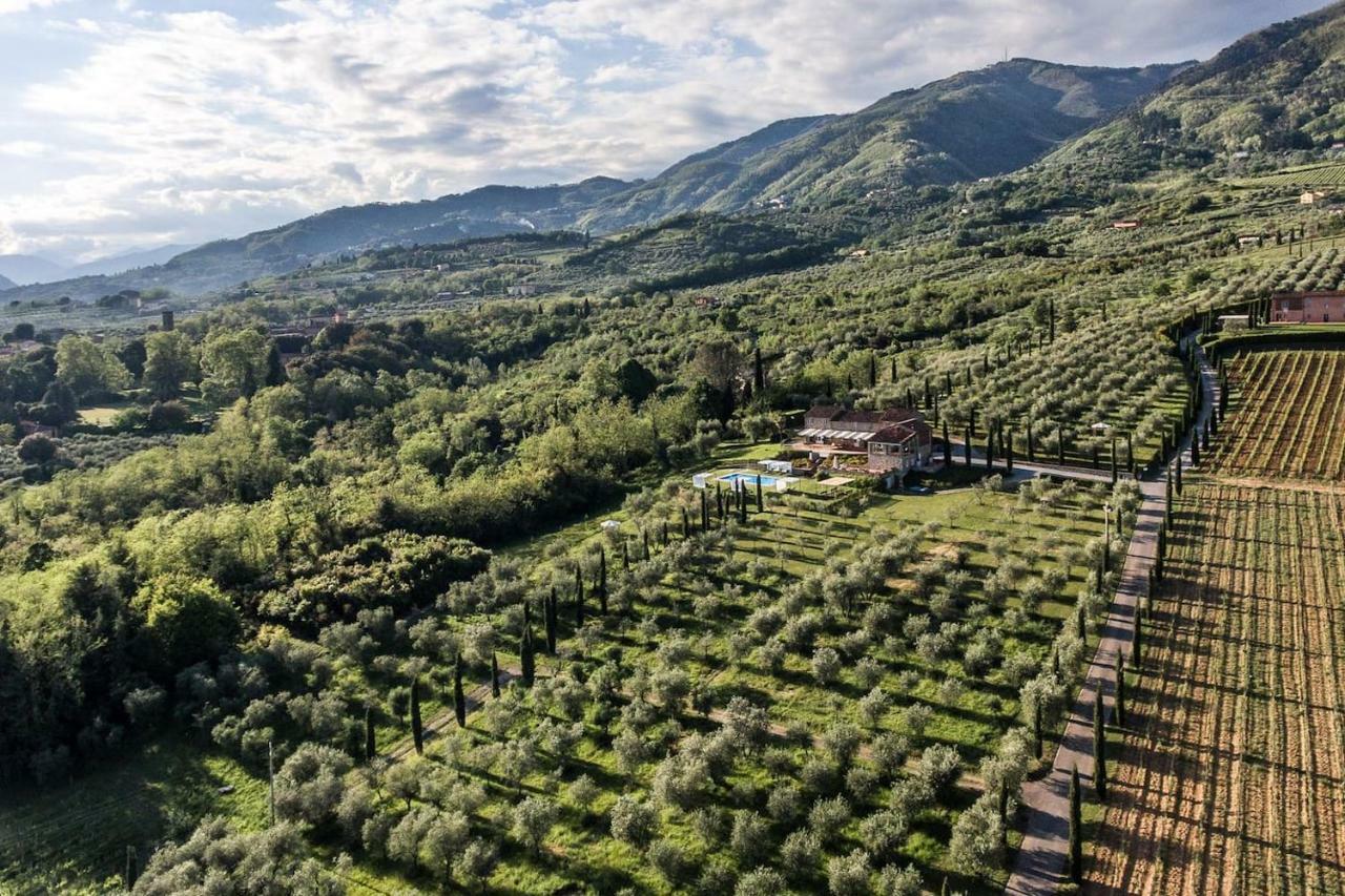 Ampio Appartamento Completamente Rinnovato Con Vista E Piscina Lucca Bagian luar foto